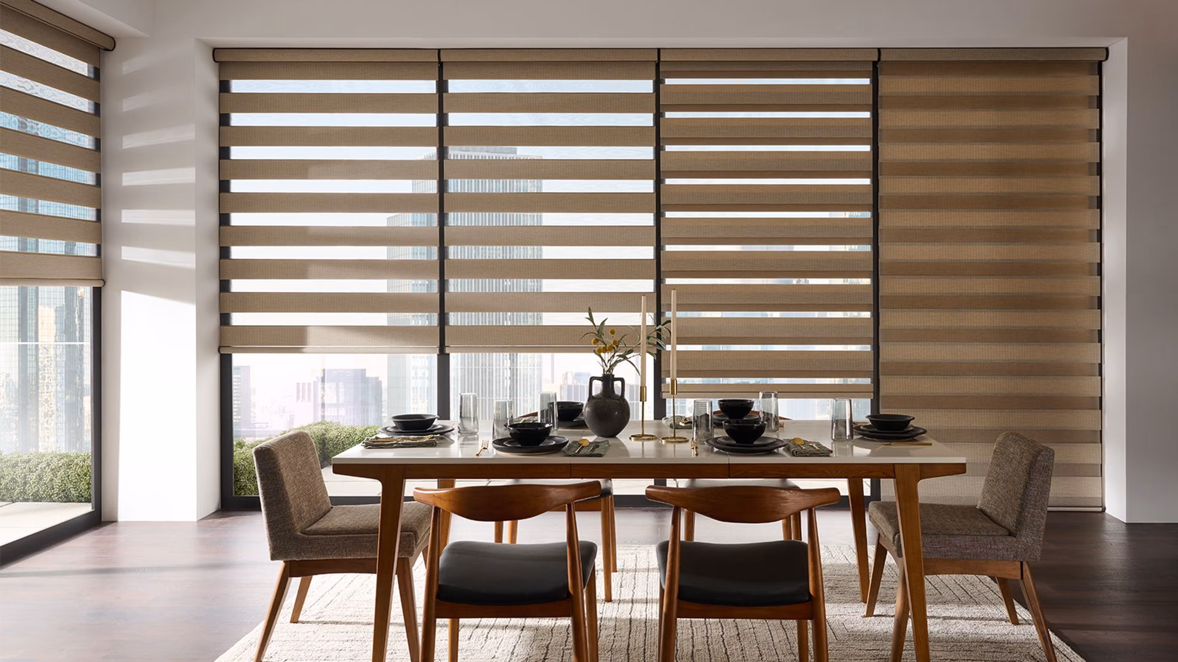 Cortinas día y noche con franjas alternadas